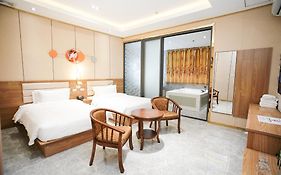 Home Me Hotel